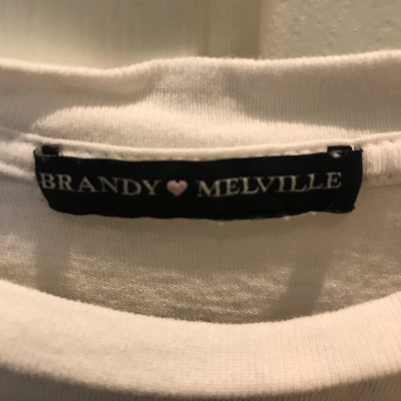 Brandy Melville T-Shirt - Picture 2 of 2